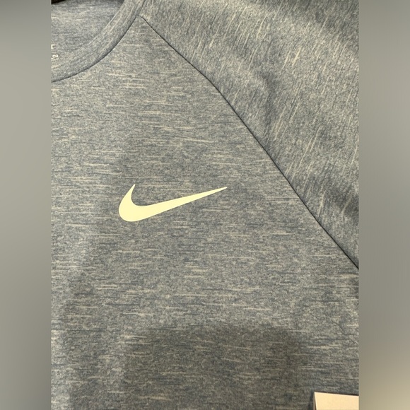 Men’s small nike DRI-FIT swim. - Picture 3 of 4